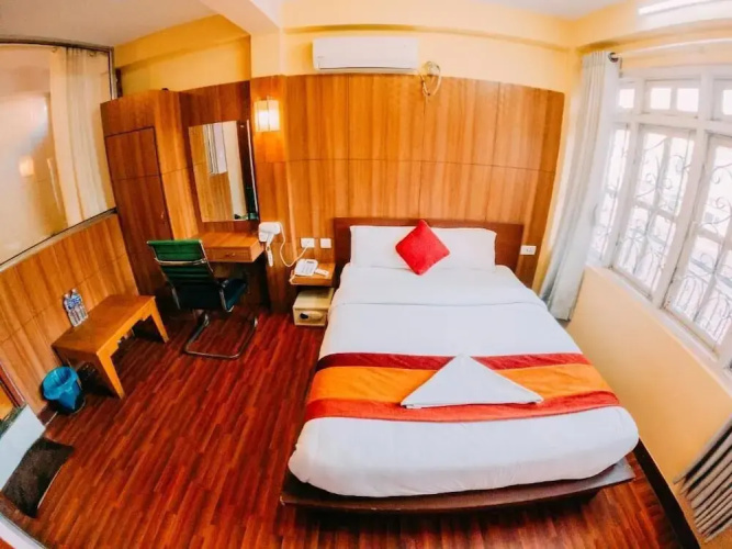 Hotel The Doors
