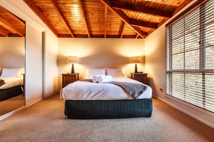 2 Bedrooms Luxury Cottage with balcony and with garden view