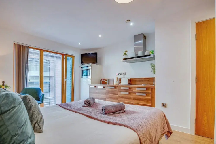 Sheffield 3rd fl City Studio Apartment