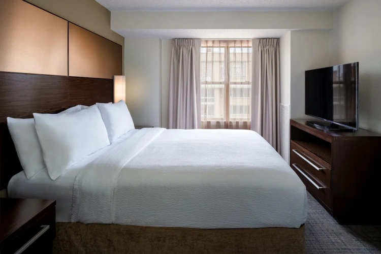 1 Bedroom Suite