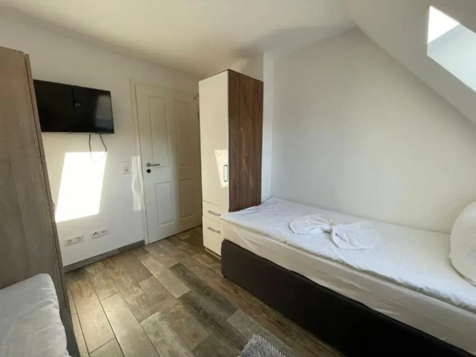 3 Bedrooms Apartment