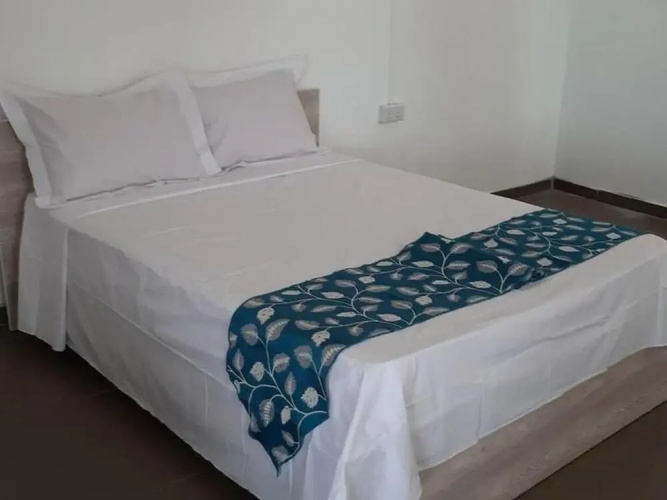 A Single Room in a Nice Palais