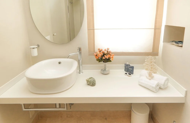 Marina Homes Deluxe 1