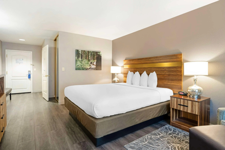 Best Western Cedar Inn & Suites