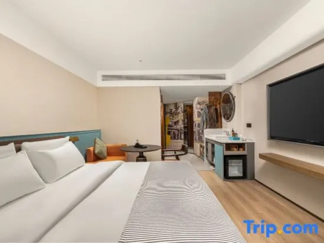 Standard Double room with city view