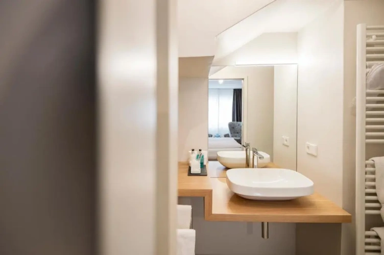 3 Bedrooms Apartment