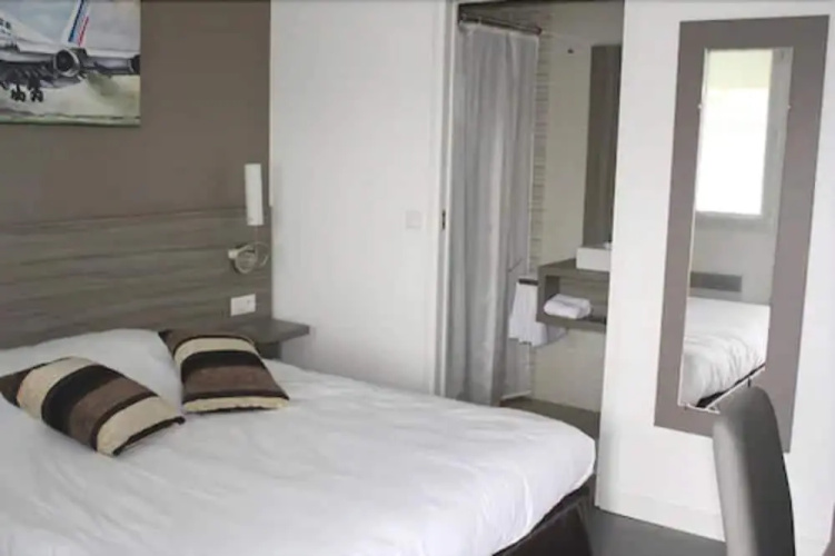 Airport Hotel