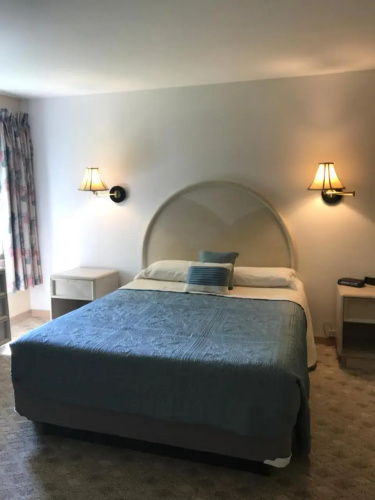 Cape Harbor Motor Inn