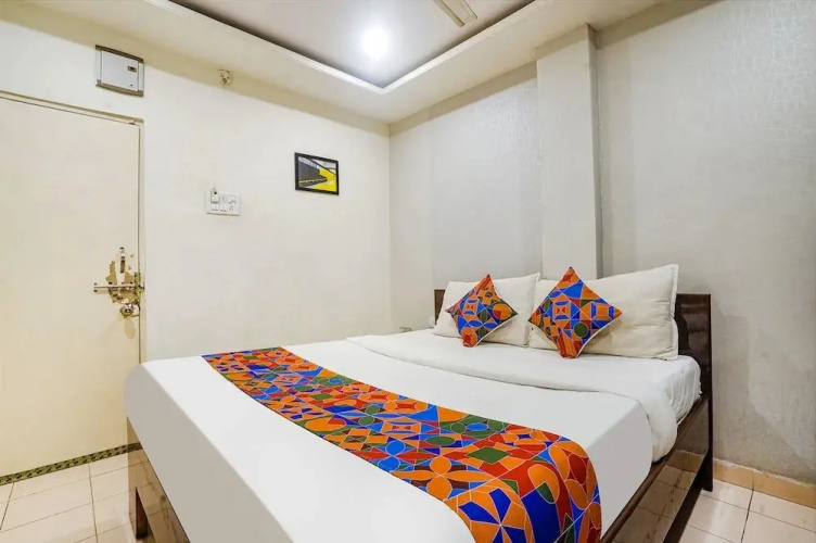 Cafe 8 by OYO Rooms