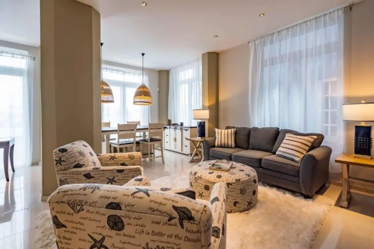 3 Bedrooms Apartment