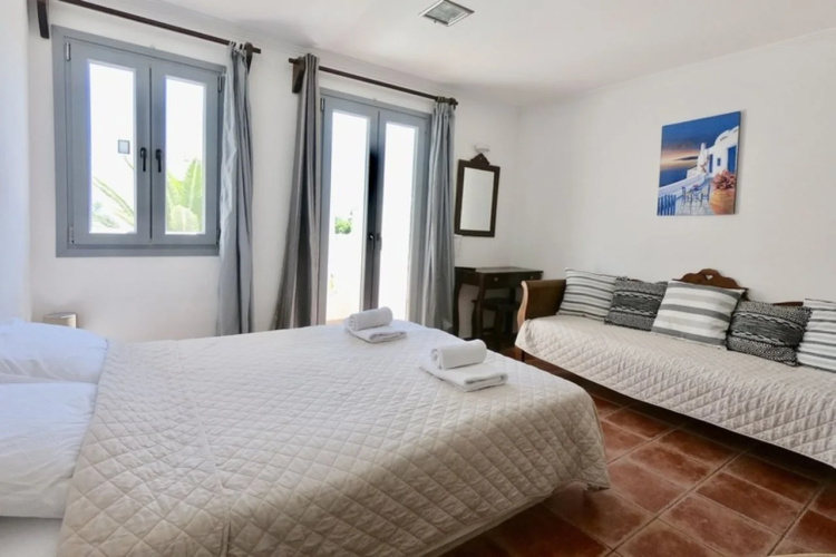 Anny Studios Perissa Beach