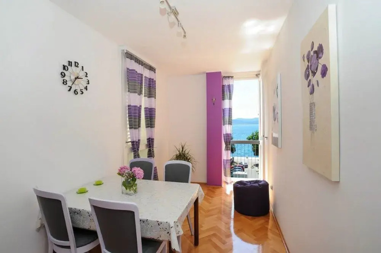 Feel Center Apartments.