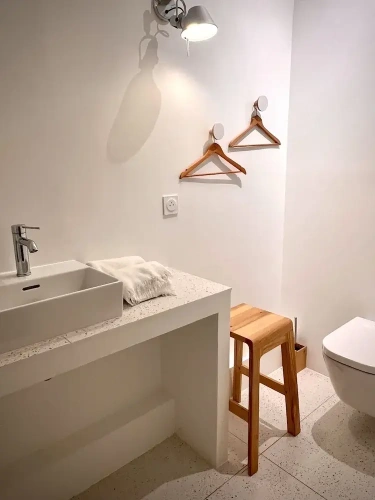 Comfort room