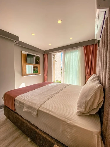 2 Bedrooms Family Suite with garden view