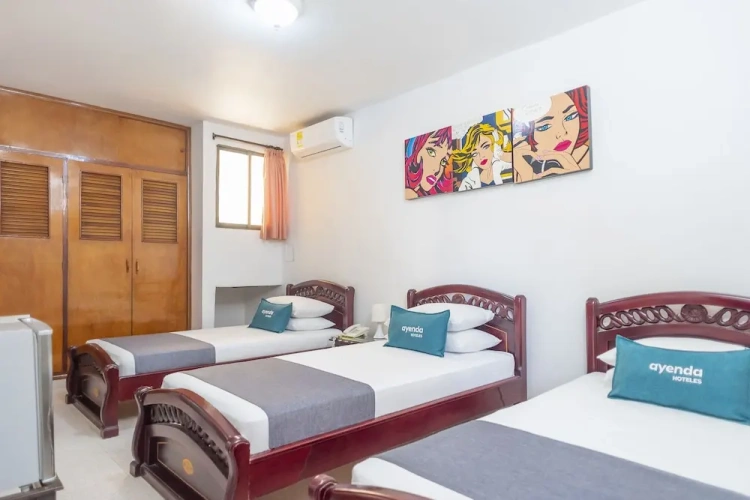 Standard Triple room