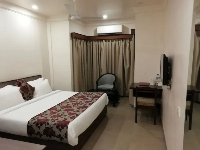 Hotel Ashish International