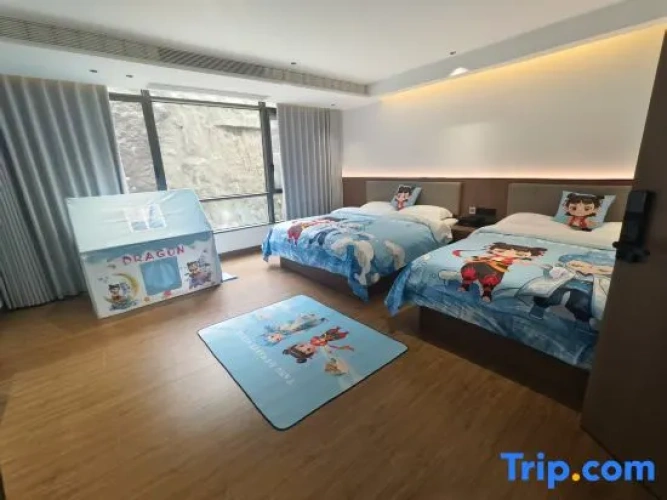 Standard Twin Family room with view