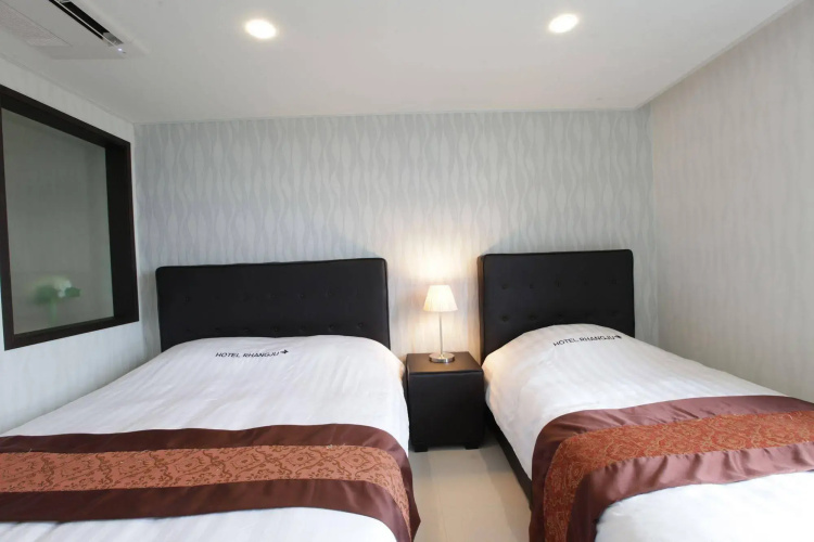 Hotel Rhangju