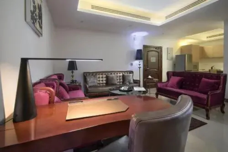 Noon Hotel Suites