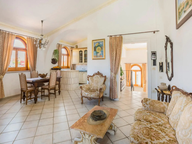 Traditional holiday home with private terrace