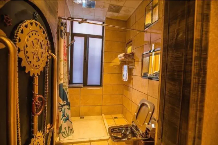 Crosme Theme Hotel