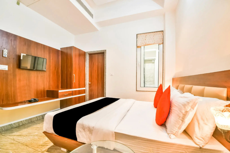 SPOT ON 73875 Hotel Sagar