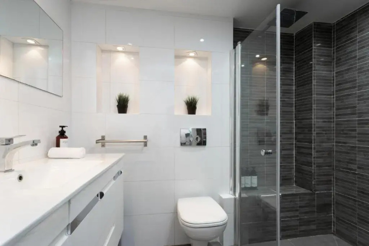 Luminous 3BR in Bograshov by HolyGuest