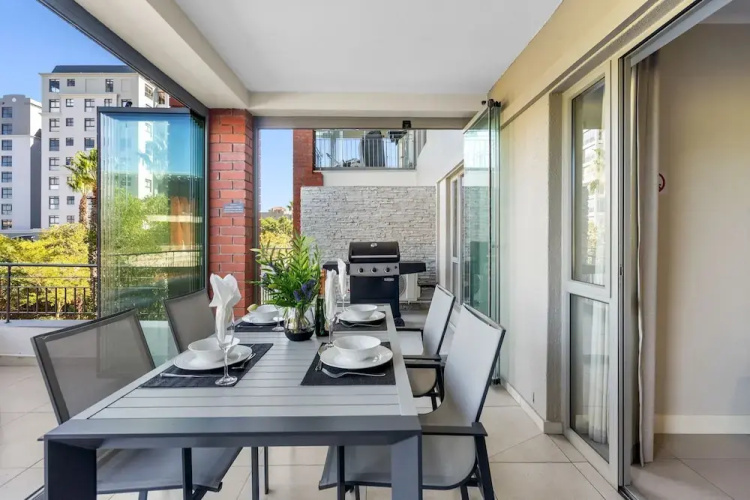 Mayfair Luxury 212