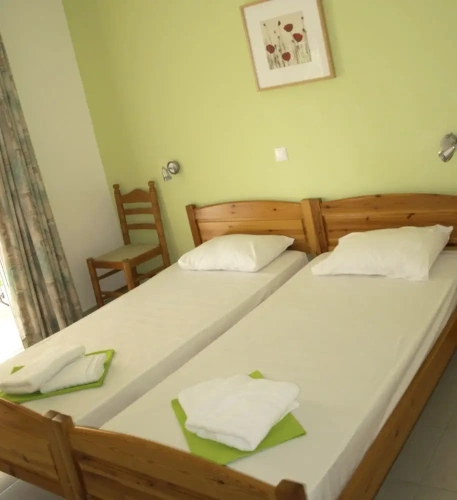 Standard Twin room with balcony and with partial sea view