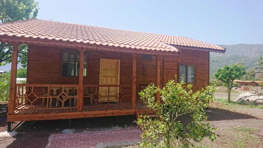 2 Bedrooms Bungalow