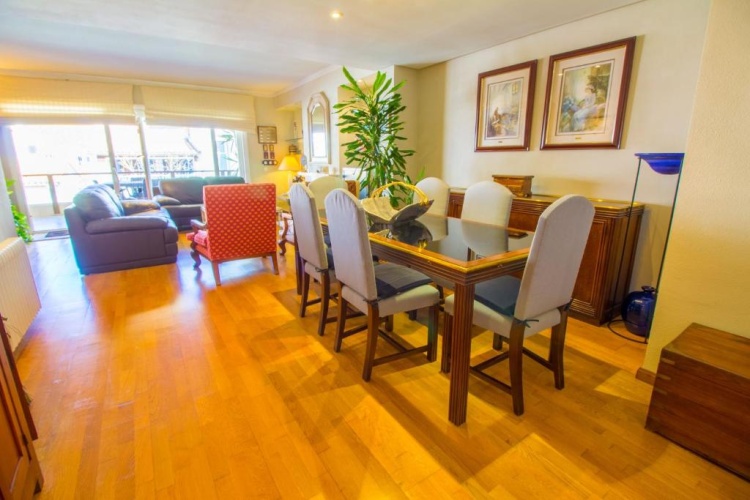 3 Bedrooms Apartment
