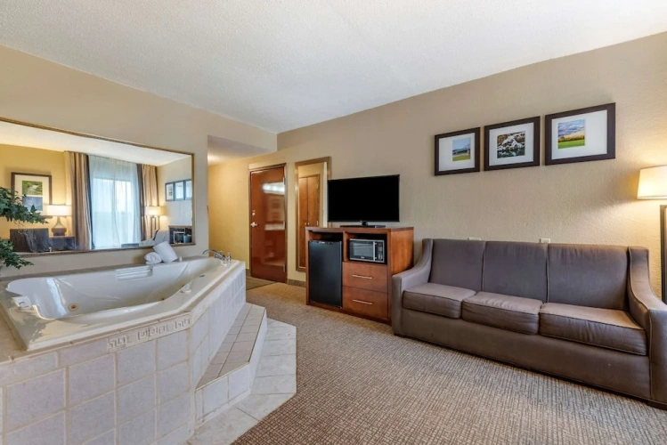2 Bedrooms Double Suite