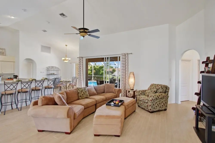 4 Bedrooms Cottage with canal view