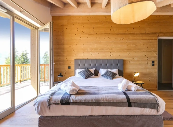 3 Bedrooms Premium Apartment with balcony
