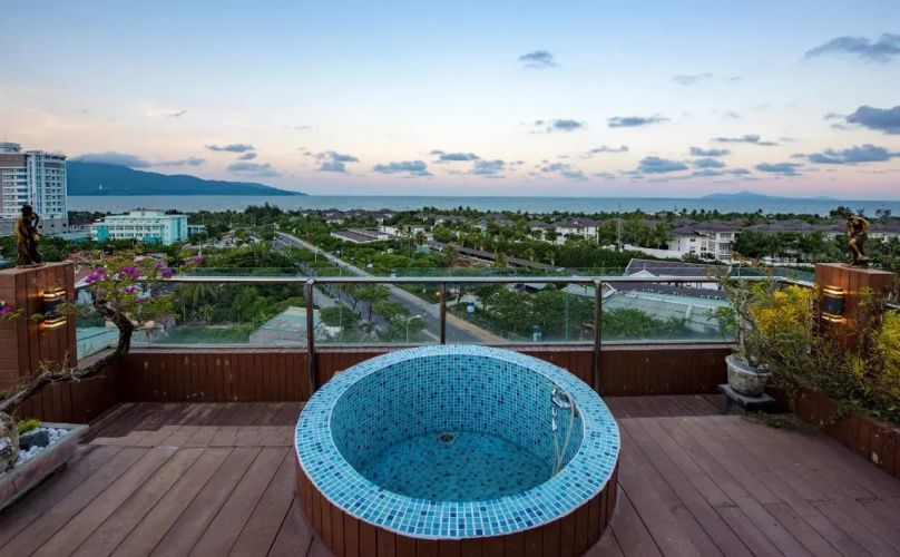 Sea Flower Hotel