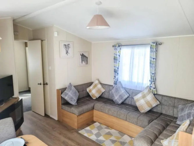 Dog Friendly 6 Berth Static Caravan Newquay