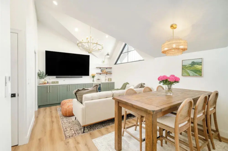 Luxe Designer Flat on Sloans Lake w/ Rooftop Deck