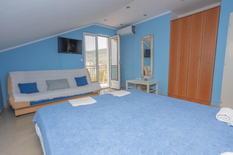 1 Bedroom Comfort Apartment with balcony and with sea view
