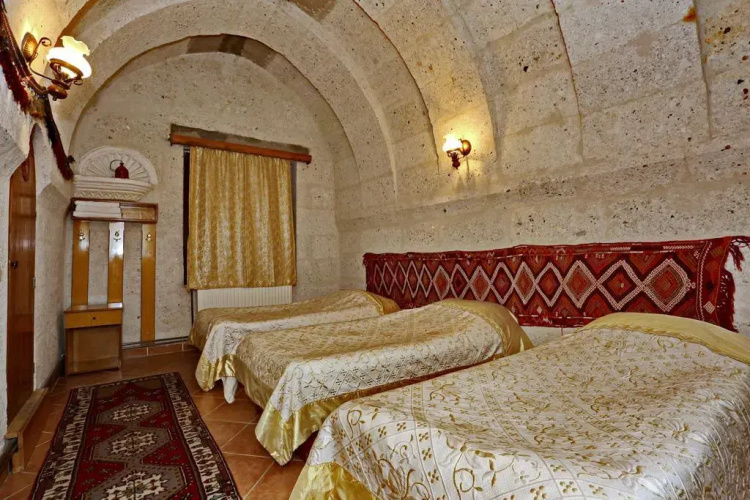 Anatolia Raymonde Cave House
