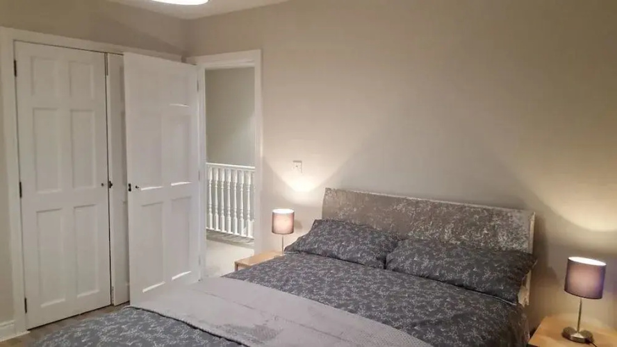 Lawnbrook Town Guest House