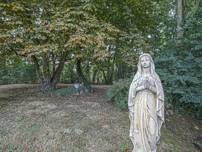 Normandy Garden Escape