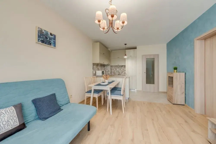 Bright and Newly Refurbished Apartment Near Center