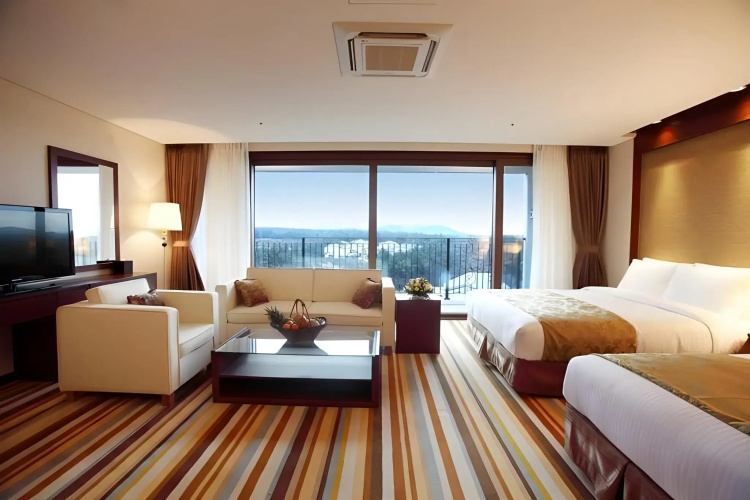 Raon Hotel & Resort