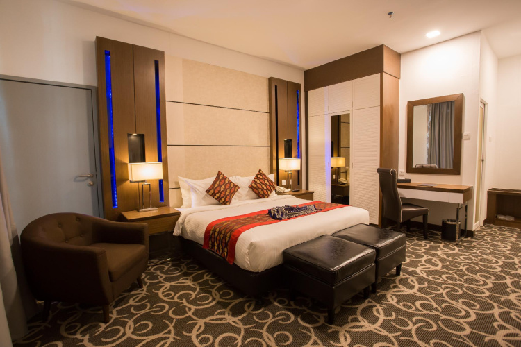 Adya Hotel Chenang