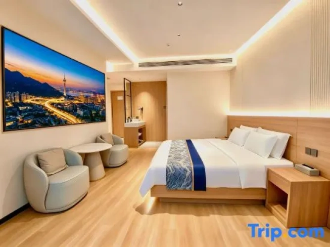 Premier Family Suite with city view