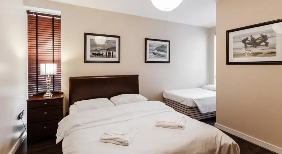 Hanover Dock Apartment