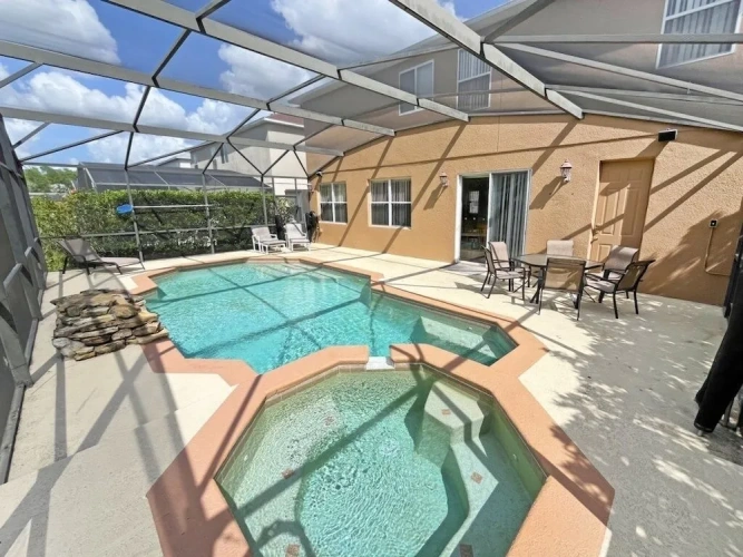 4 Bedrooms Cottage