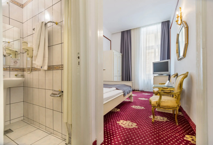 Hotel Imparatul Romanilor