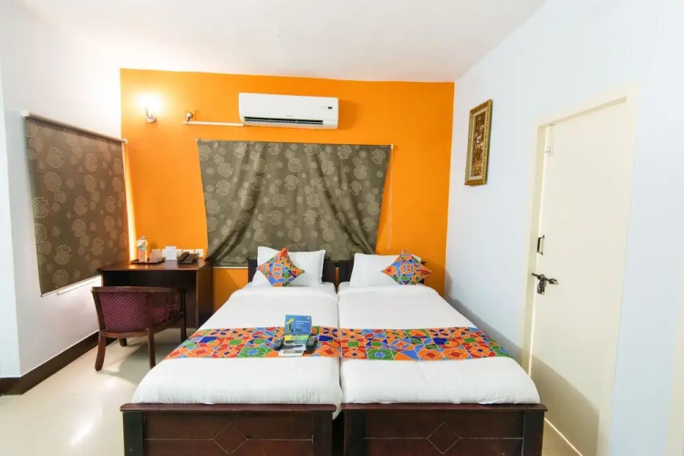 FabHotel T Nagar Chennai Stay