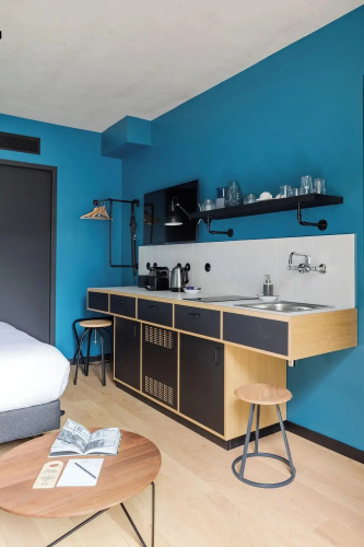 Deskopolitan House